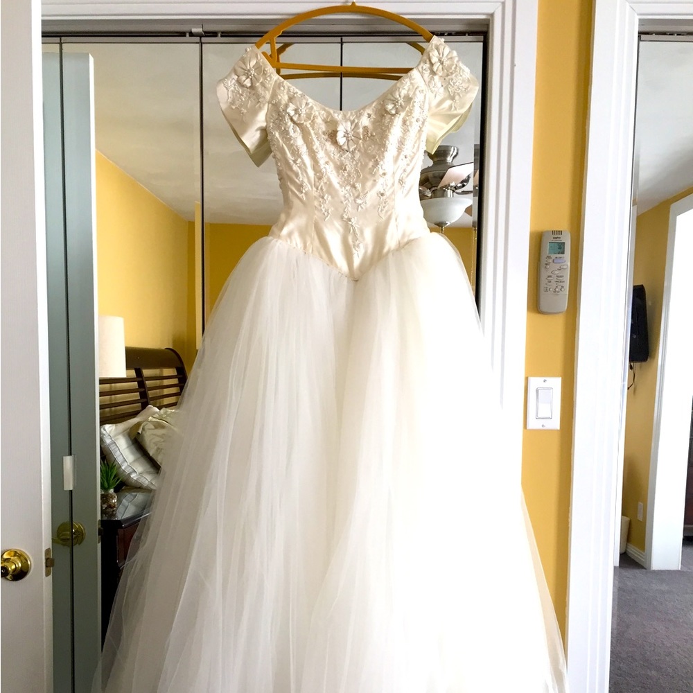 Richard Glasgow wedding gown